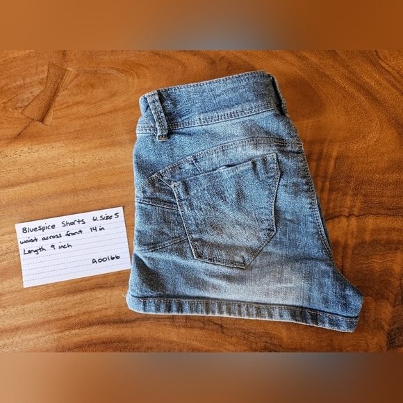 Bluespice 9 inch Denim Women's Shorts Size 5 A00166 - Picture 7 of 7